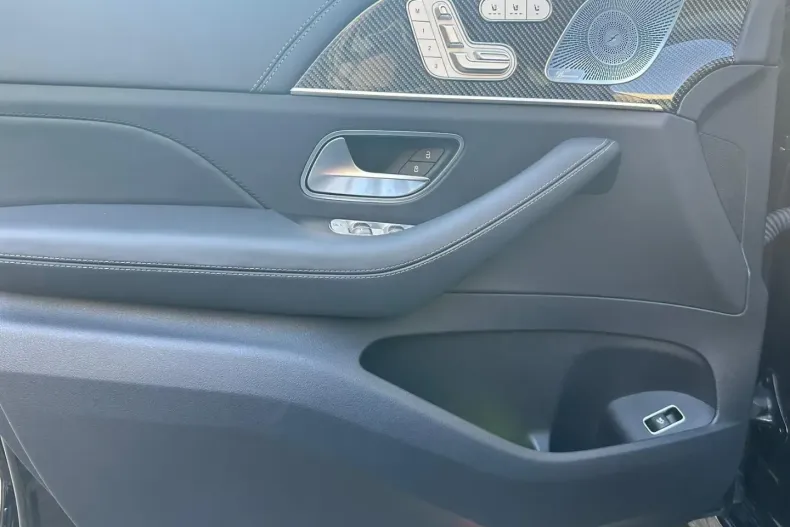 Mercedes-Benz GLE 63 AMG din 2022 cu 15.000 km - oferta MER115969 - foto 10