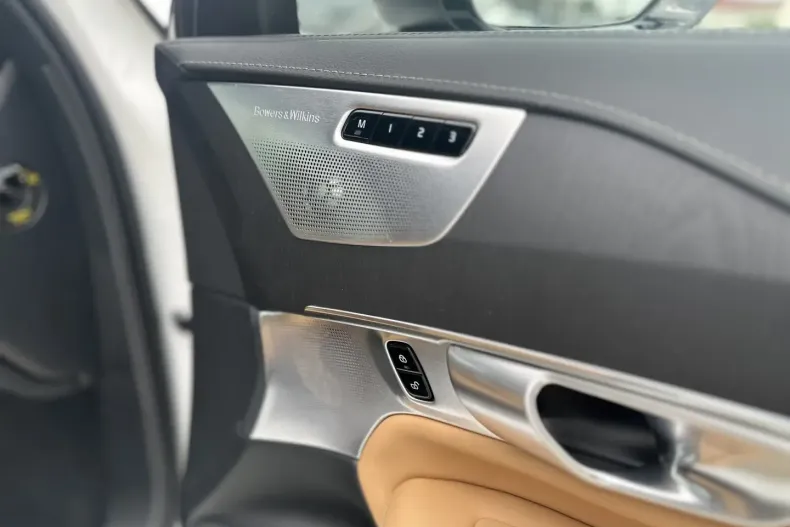 Volvo XC90 din 2023 cu 18.600 km - oferta VOL115973 - foto 18