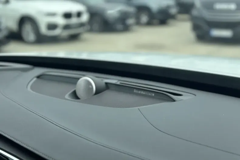 Volvo XC90 din 2023 cu 18.600 km - oferta VOL115973 - foto 19