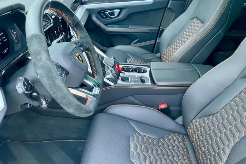 Lamborghini Urus din 2020 cu 12.100 km - oferta LAM115976 - foto 3