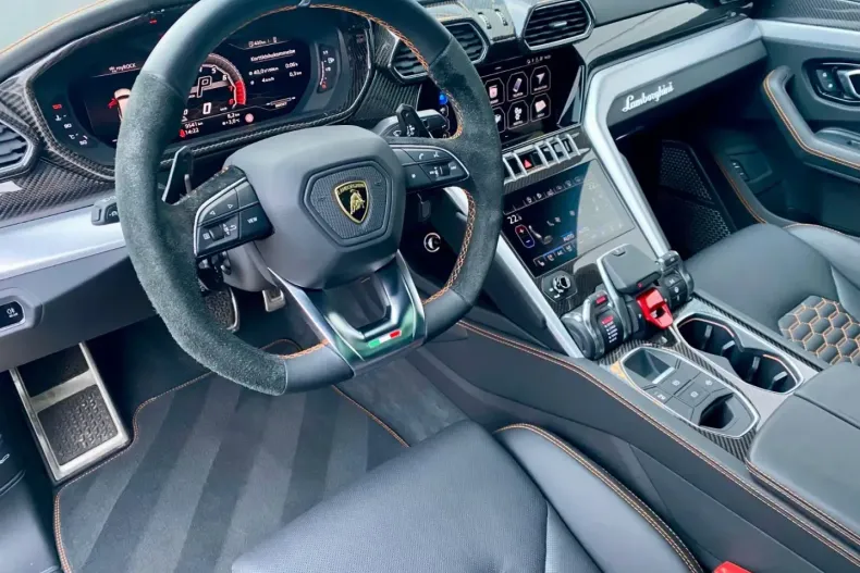 Lamborghini Urus din 2020 cu 12.100 km - oferta LAM115976 - foto 5