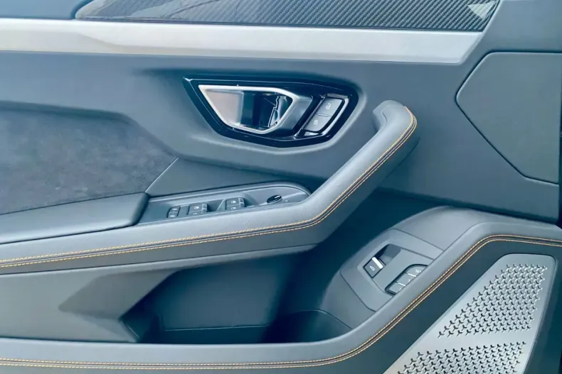 Lamborghini Urus din 2020 cu 12.100 km - oferta LAM115976 - foto 7