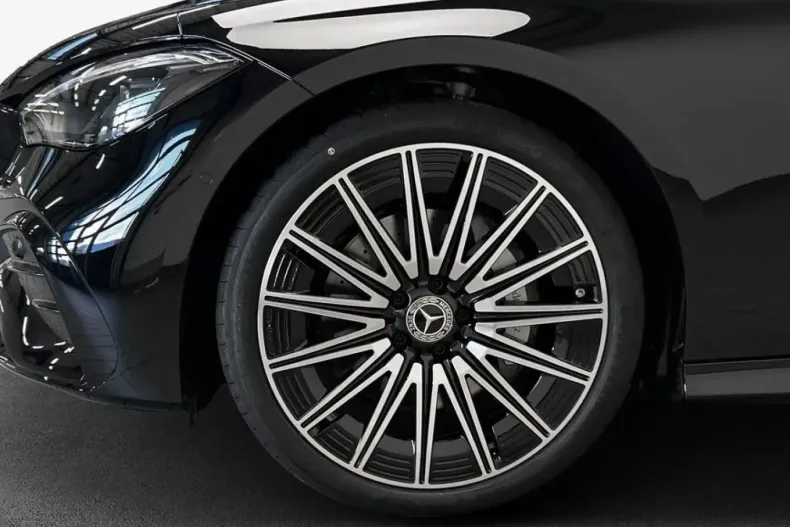 Mercedes-Benz CLE 200 din 2024 cu 50 km - oferta MER115986 - foto 3