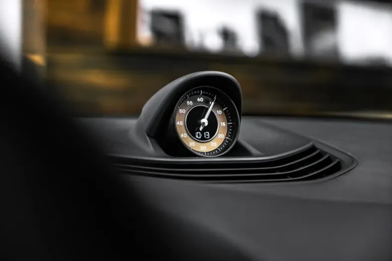 Porsche Taycan din 2020 cu 31.500 km - oferta POR115988 - foto 18