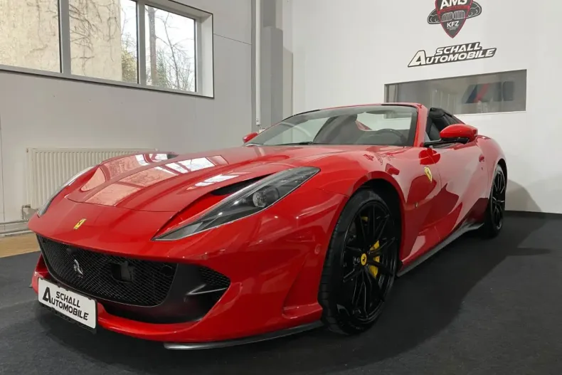 Ferrari 812 din 2023 cu 4.990 km - oferta FER115990 - foto 1