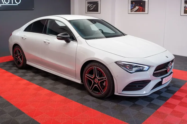 Mercedes-Benz CLA 180 din 2022 cu 14.982 km - oferta MER115991 - foto 1