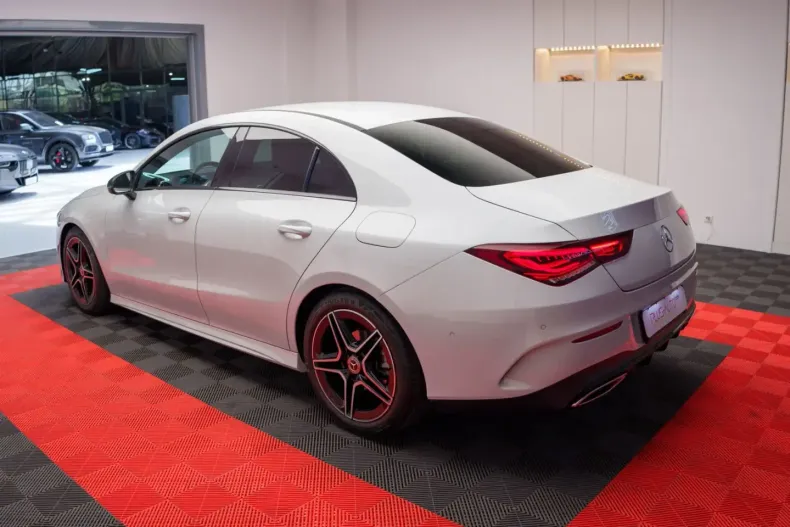 Mercedes-Benz CLA 180 din 2022 cu 14.982 km - oferta MER115991 - foto 6