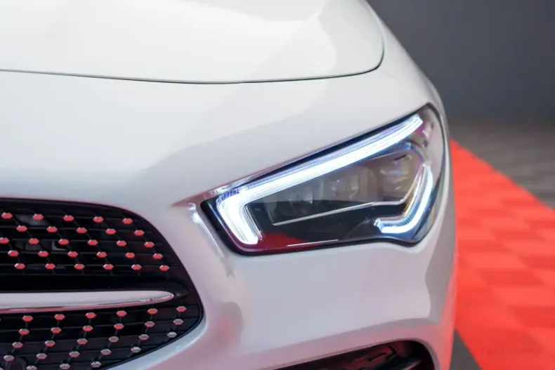 Mercedes-Benz CLA 180 din 2022 cu 14.982 km - oferta MER115991 - foto 9