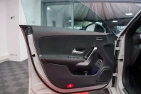 Mercedes-Benz CLA 180 din 2022 cu 14.982 km - oferta MER115991 - foto 10