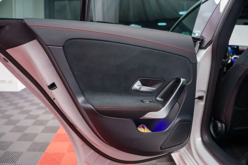 Mercedes-Benz CLA 180 din 2022 cu 14.982 km - oferta MER115991 - foto 18