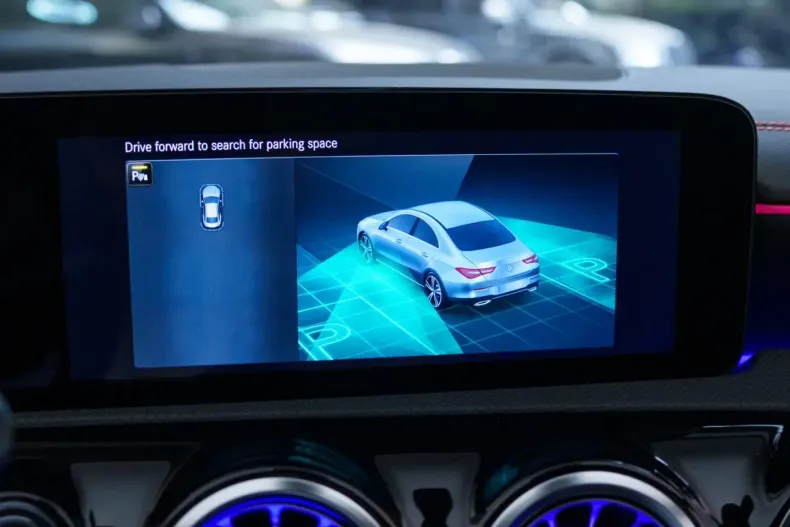 Mercedes-Benz CLA 180 din 2022 cu 14.982 km - oferta MER115991 - foto 28