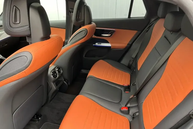 Mercedes-Benz GLC 200 din 2024 cu 100 km - oferta MER115993 - foto 6