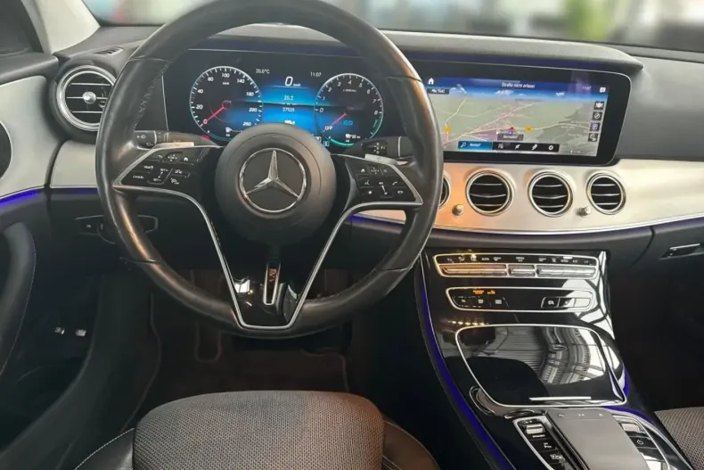 Mercedes-Benz E 300 din 2020 cu 27.505 km - oferta MER115995 - foto 10