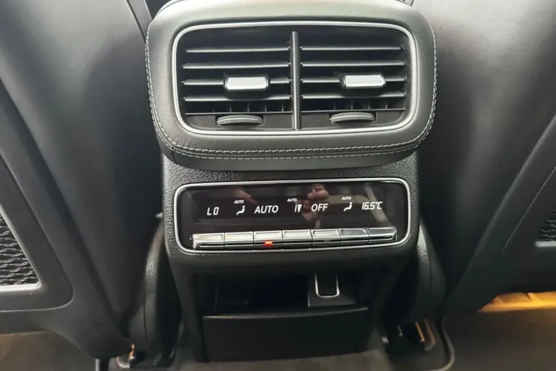 Mercedes-Benz GLE 63 AMG din 2021 cu 18.500 km - oferta MER115997 - foto 17