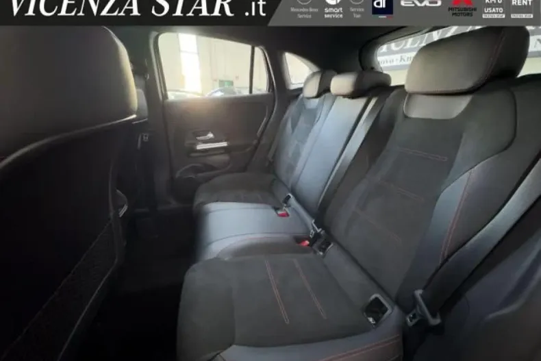 Mercedes-Benz GLA 200 din 2023 cu 28.497 km - oferta MER116022 - foto 8