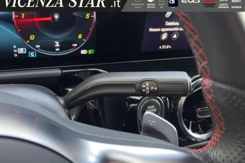 Mercedes-Benz GLA 200 din 2023 cu 28.497 km - oferta MER116022 - foto 11