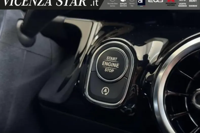 Mercedes-Benz GLA 200 din 2023 cu 28.497 km - oferta MER116022 - foto 12