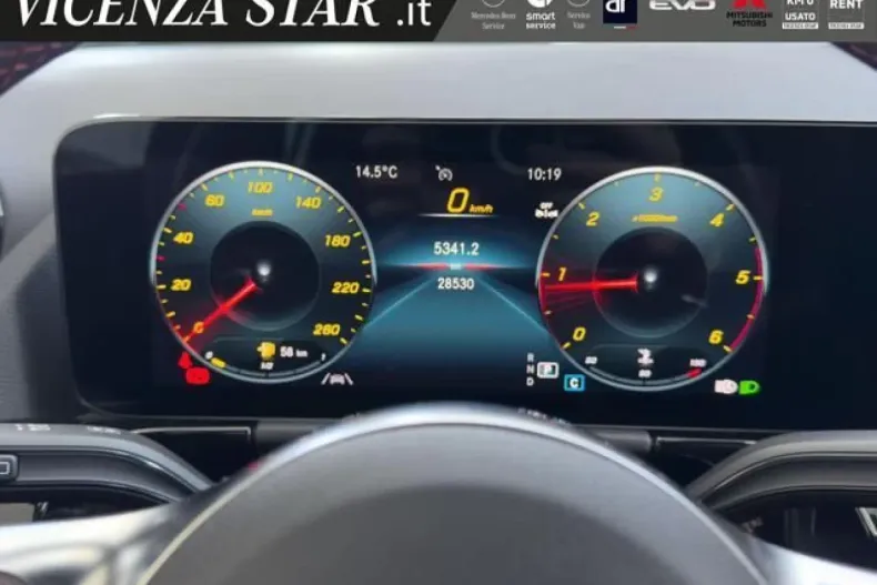 Mercedes-Benz GLA 200 din 2023 cu 28.497 km - oferta MER116022 - foto 13