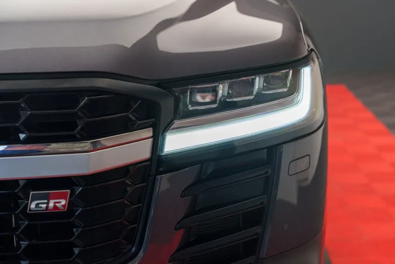 Toyota Land Cruiser din 2024 cu 5.000 km - oferta TOY116028 - foto 3