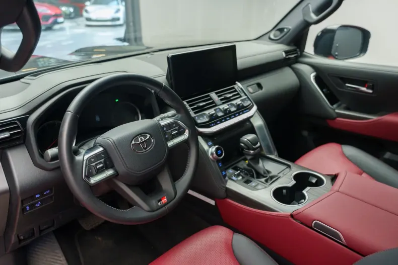 Toyota Land Cruiser din 2024 cu 5.000 km - oferta TOY116028 - foto 10