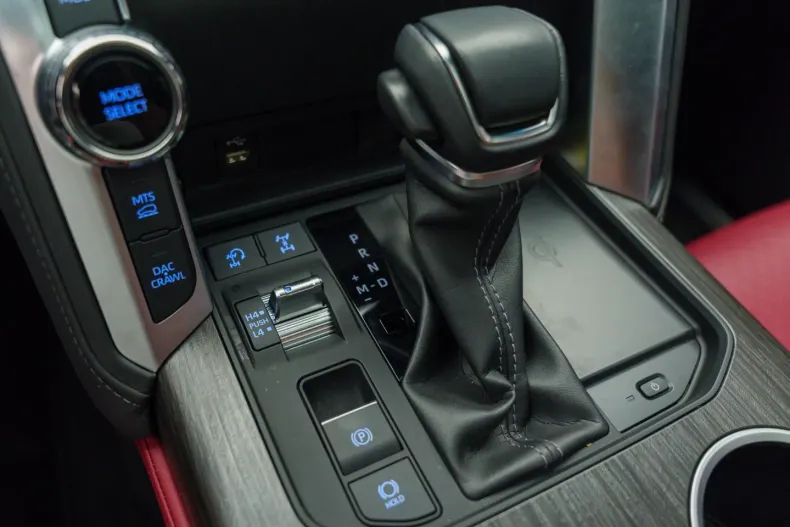 Toyota Land Cruiser din 2024 cu 5.000 km - oferta TOY116028 - foto 12