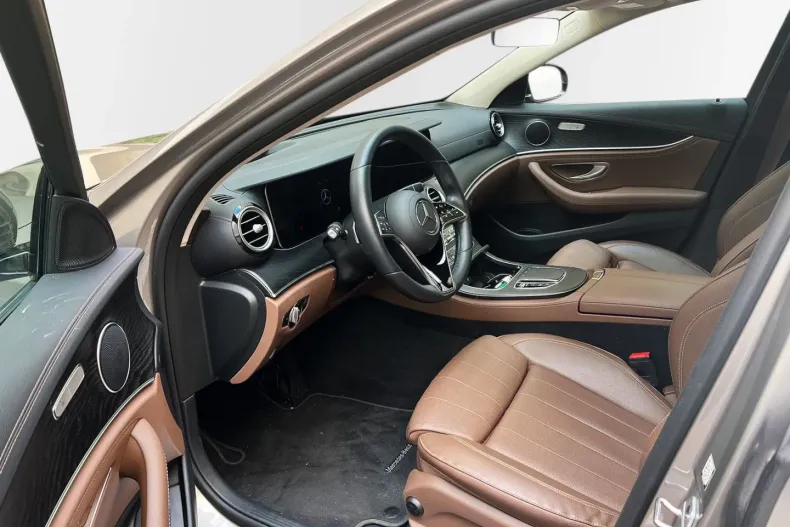 Mercedes-Benz E 200 din 2022 cu 28.000 km - oferta MER116029 - foto 10