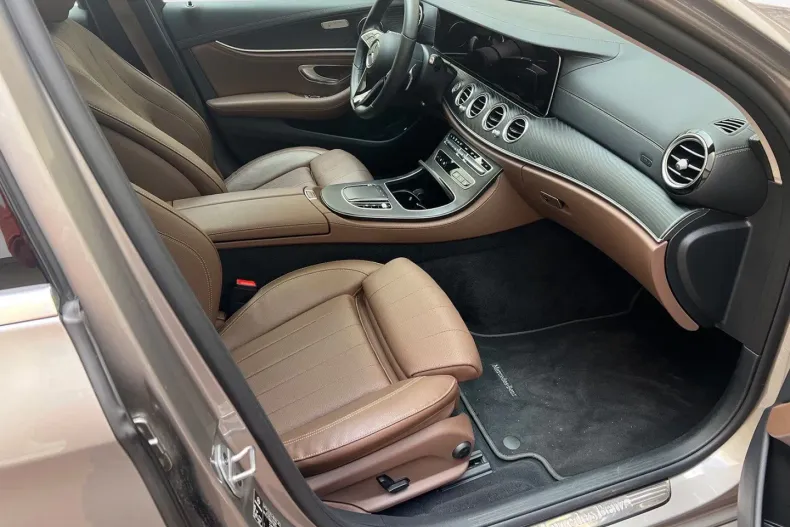 Mercedes-Benz E 200 din 2022 cu 28.000 km - oferta MER116029 - foto 12