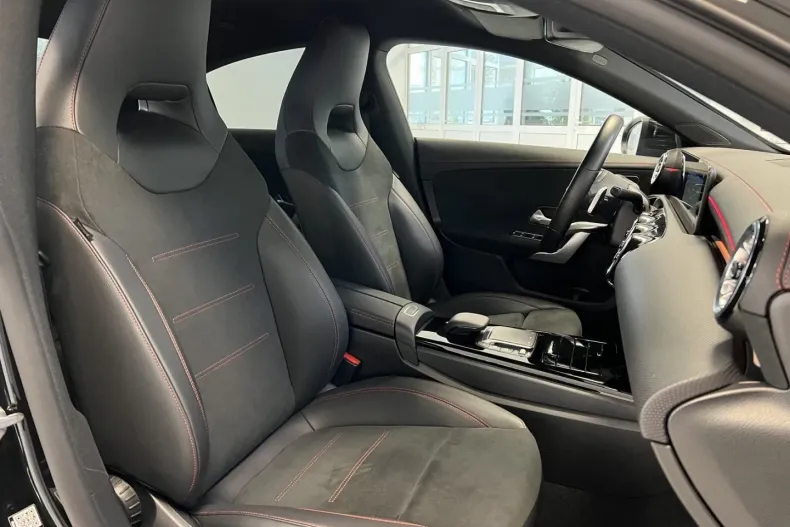 Mercedes-Benz CLA 220 din 2022 cu 13.383 km - oferta MER116031 - foto 17