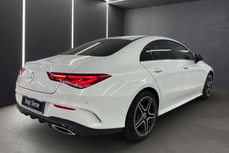 Mercedes-Benz CLA 220 din 2022 cu 19.528 km - oferta MER116032 - foto 3