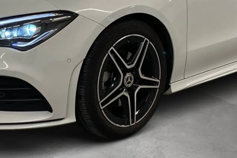 Mercedes-Benz CLA 220 din 2022 cu 19.528 km - oferta MER116032 - foto 6