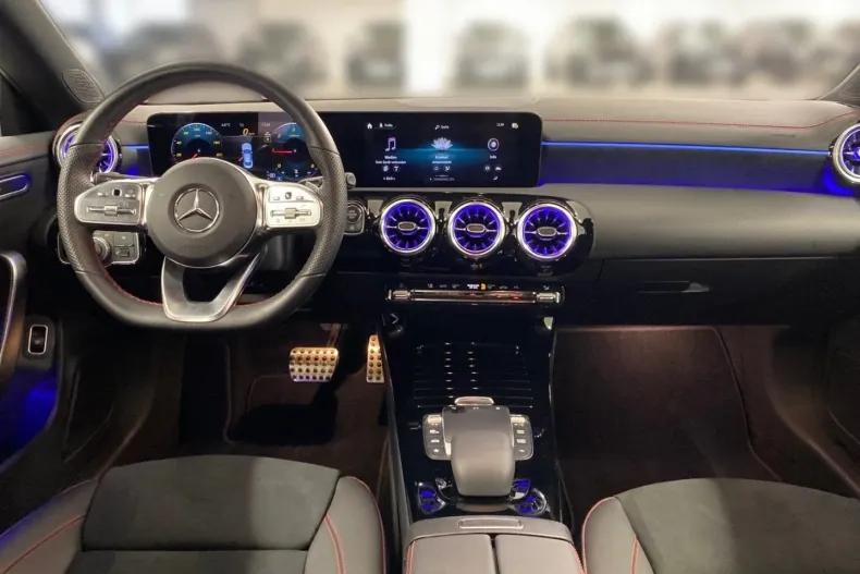 Mercedes-Benz CLA 220 din 2022 cu 19.528 km - oferta MER116032 - foto 10