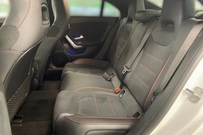 Mercedes-Benz CLA 220 din 2022 cu 19.528 km - oferta MER116032 - foto 11