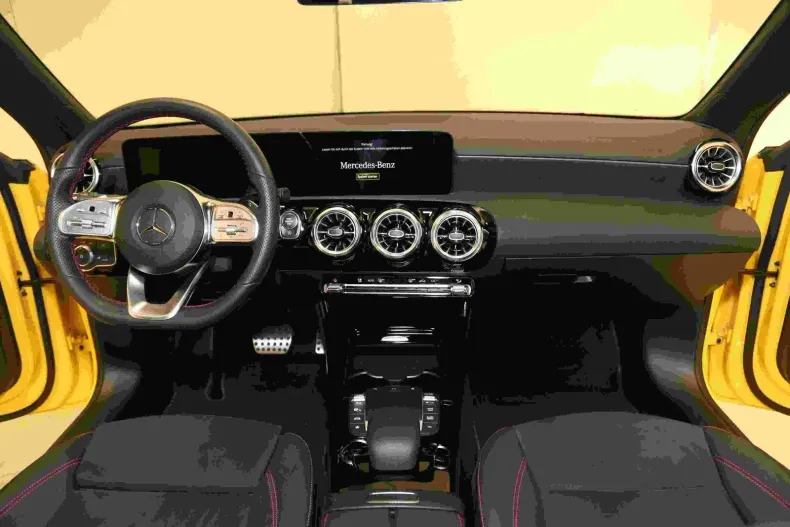 Mercedes-Benz CLA 200 din 2021 cu 17.728 km - oferta MER116033 - foto 11