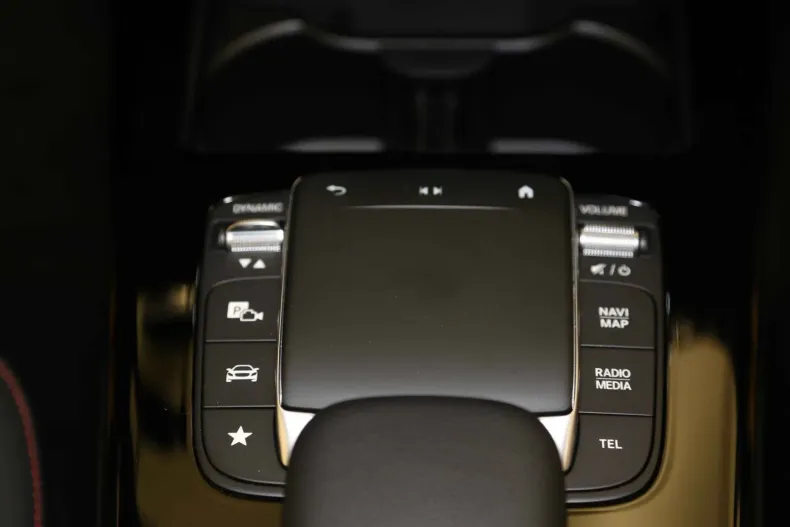 Mercedes-Benz CLA 200 din 2021 cu 17.728 km - oferta MER116033 - foto 14