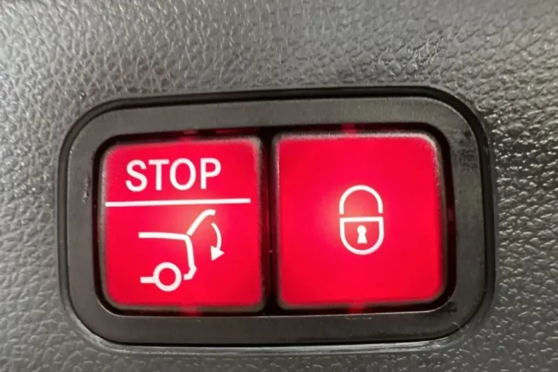 Mercedes-Benz GLC 220 din 2020 cu 64.800 km - oferta MER116036 - foto 12