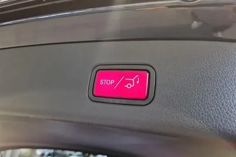 Mercedes-Benz GLC 300 din 2023 cu 15.676 km - oferta MER116044 - foto 11