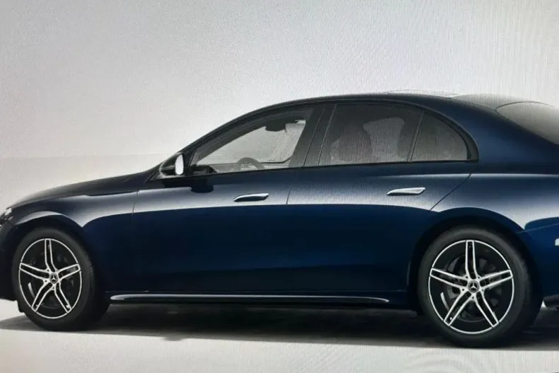 Mercedes-Benz E 200 din 2024 cu 50 km - oferta MER116062 - foto 4