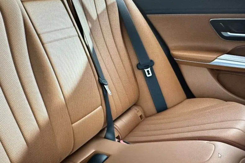 Mercedes-Benz E 200 din 2024 cu 50 km - oferta MER116062 - foto 8