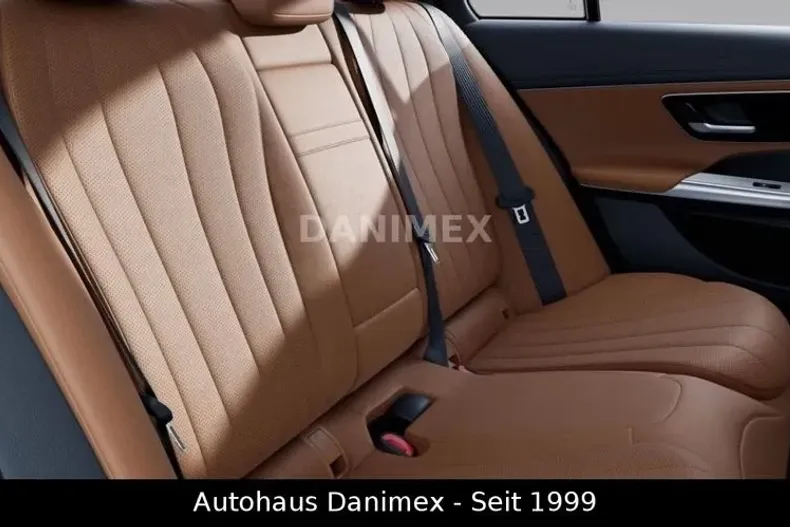 Mercedes-Benz E 200 din 2024 cu 50 km - oferta MER116063 - foto 7