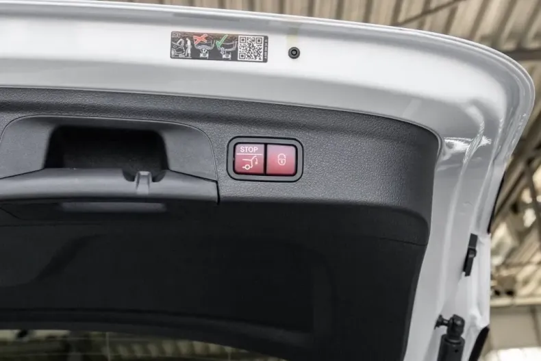 Mercedes-Benz GLE 350 din 2023 cu 12.600 km - oferta MER116066 - foto 7