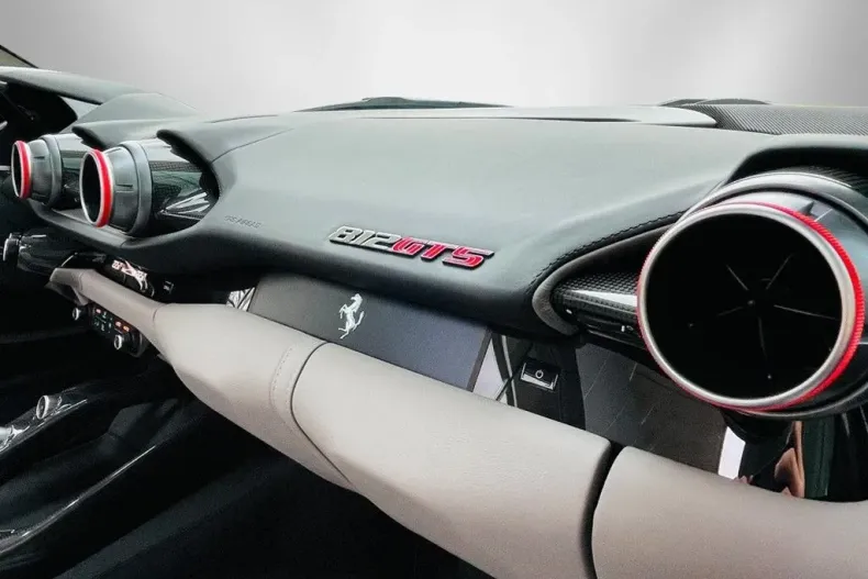 Ferrari 812 din 2022 cu 3.800 km - oferta FER116067 - foto 20