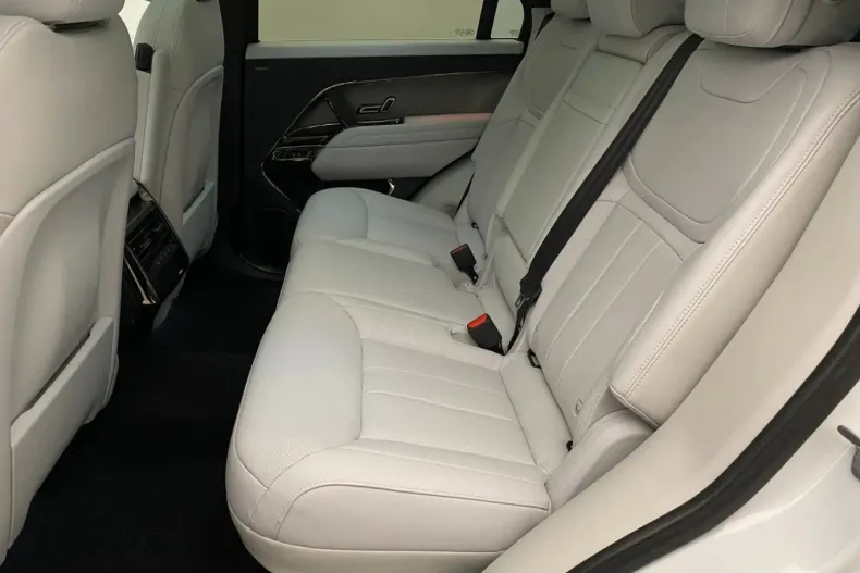 Land Rover Range Rover Sport din 2023 cu 10.900 km - oferta LAN116085 - foto 8