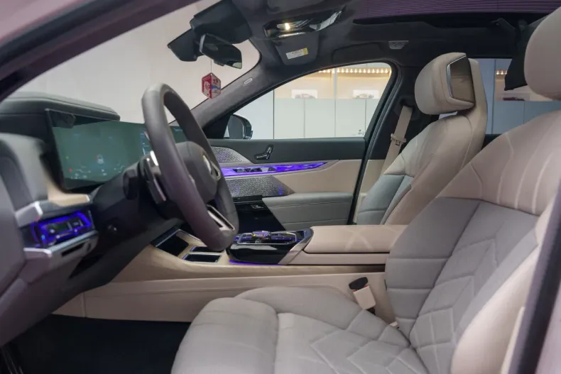 BMW 740 din 2023 cu 21.700 km - oferta BMW116090 - foto 10