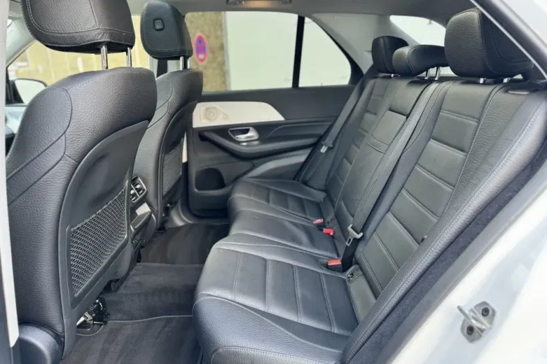 Mercedes-Benz GLE 300 din 2023 cu 7.932 km - oferta MER116106 - foto 11