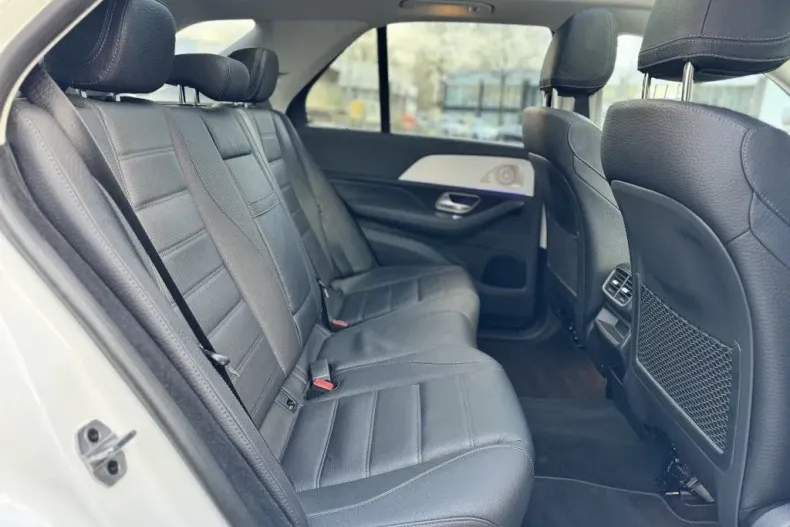 Mercedes-Benz GLE 300 din 2023 cu 7.932 km - oferta MER116106 - foto 12