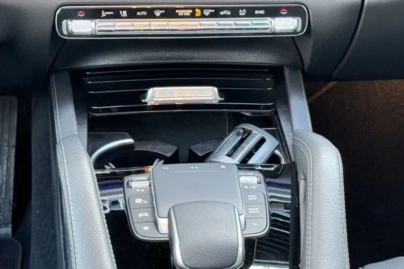 Mercedes-Benz GLE 300 din 2023 cu 7.932 km - oferta MER116106 - foto 24