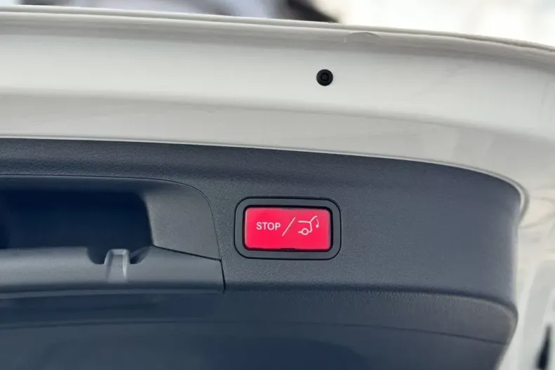 Mercedes-Benz GLE 300 din 2023 cu 7.932 km - oferta MER116106 - foto 27