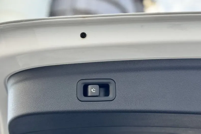 Mercedes-Benz GLE 300 din 2023 cu 7.932 km - oferta MER116106 - foto 28