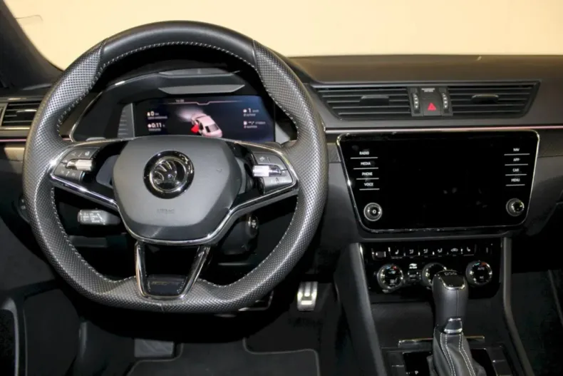 Skoda Superb din 2021 cu 44.900 km - oferta SKO116110 - foto 3