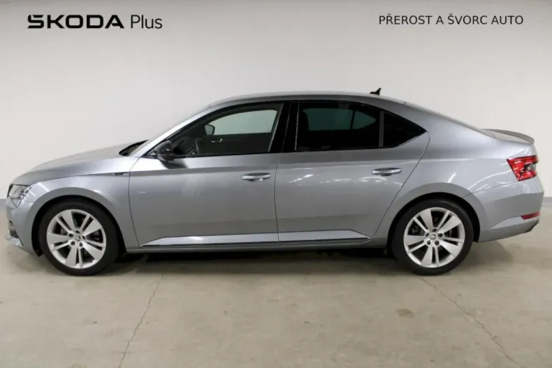 Skoda Superb din 2021 cu 44.900 km - oferta SKO116110 - foto 4